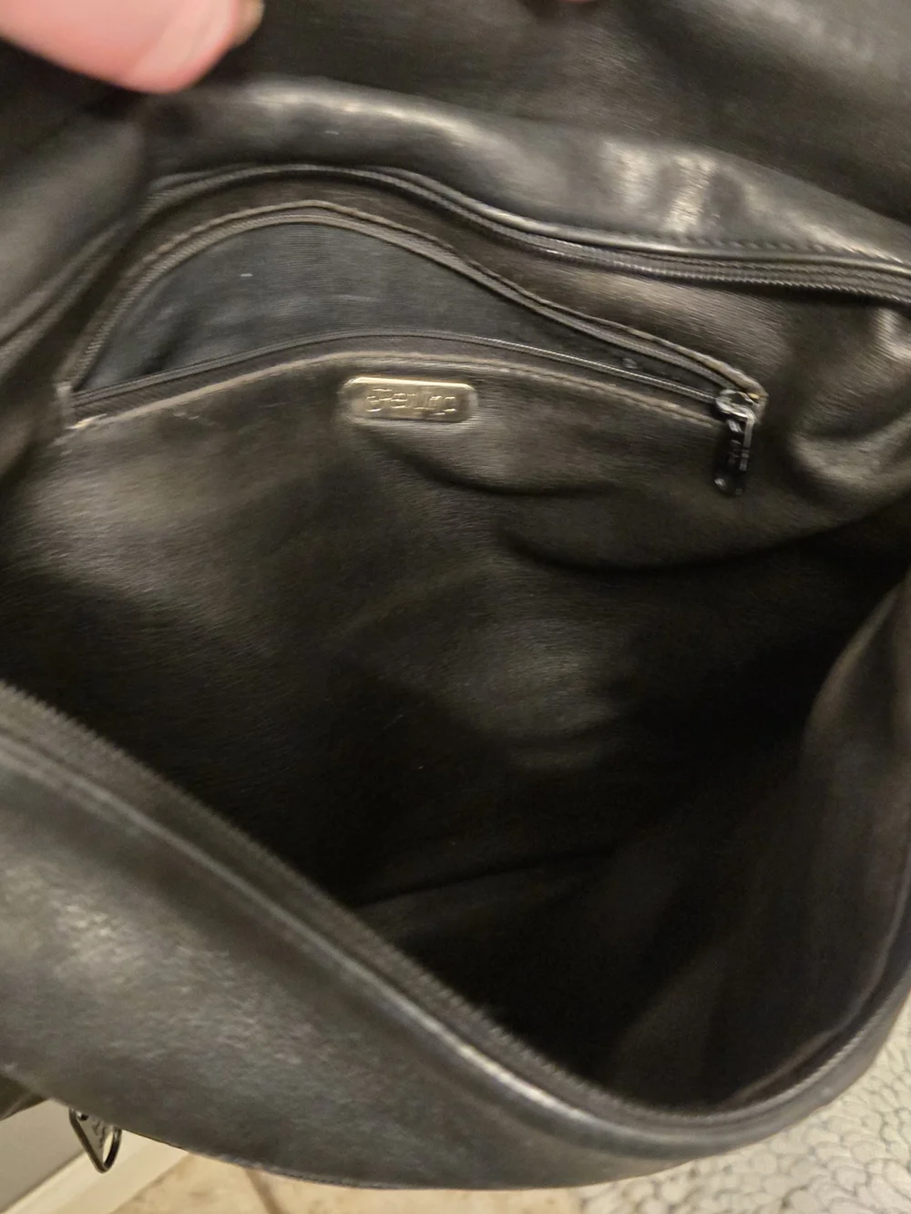 Classic Black Leather Crossbody Bag - Picture 5 of 10